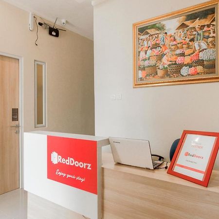 Reddoorz Near Soekarno Hatta Airport Tangerang Ngoại thất bức ảnh