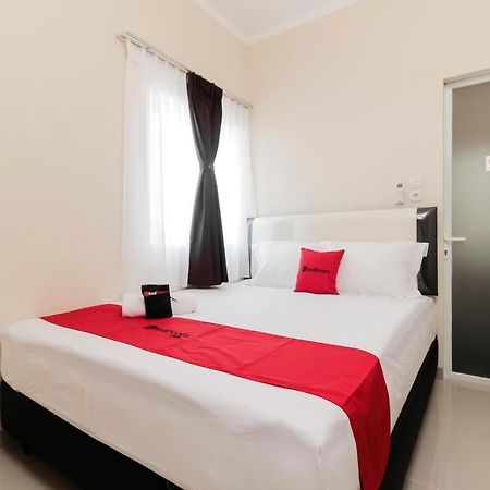 Reddoorz Near Soekarno Hatta Airport Tangerang Ngoại thất bức ảnh