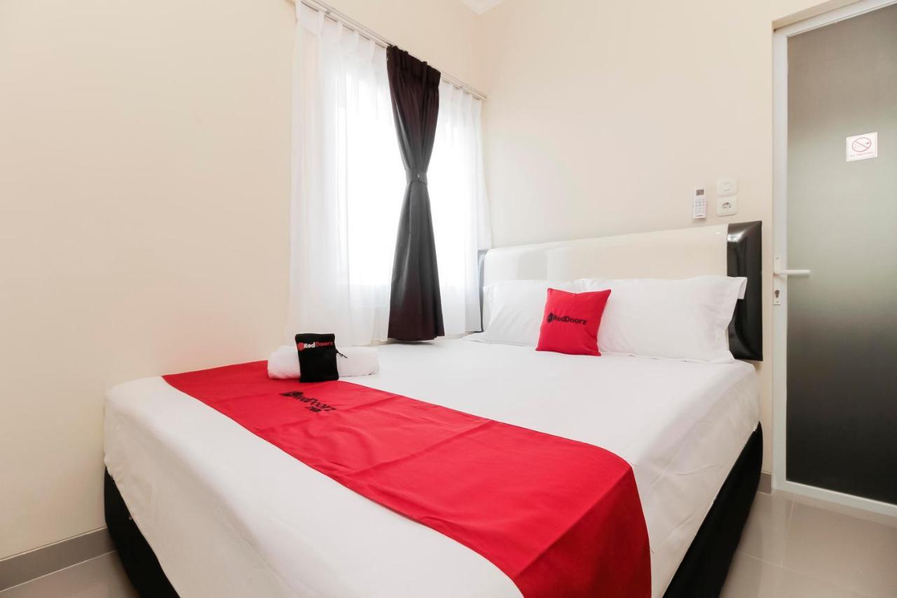 Reddoorz Near Soekarno Hatta Airport Tangerang Ngoại thất bức ảnh